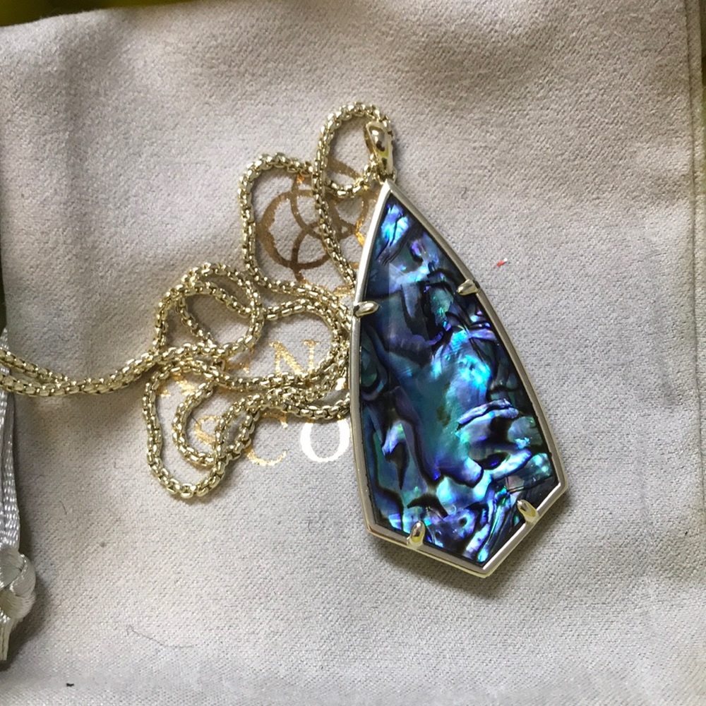 Kendra Scott pendant